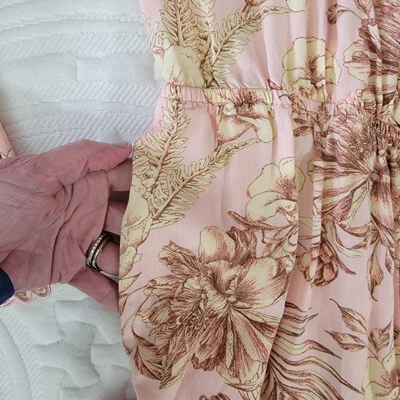 Agua Bendita By Target Women's Romantic Floral Print Bell Sleeve Romper SZ Small - Picture 9 of 15